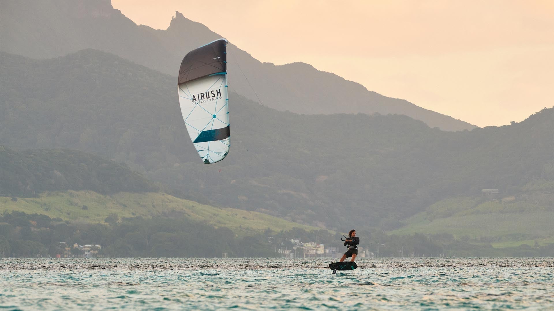 Airush Foilboards Team V4 tavola foil 98 cm 10,6 L carbonio