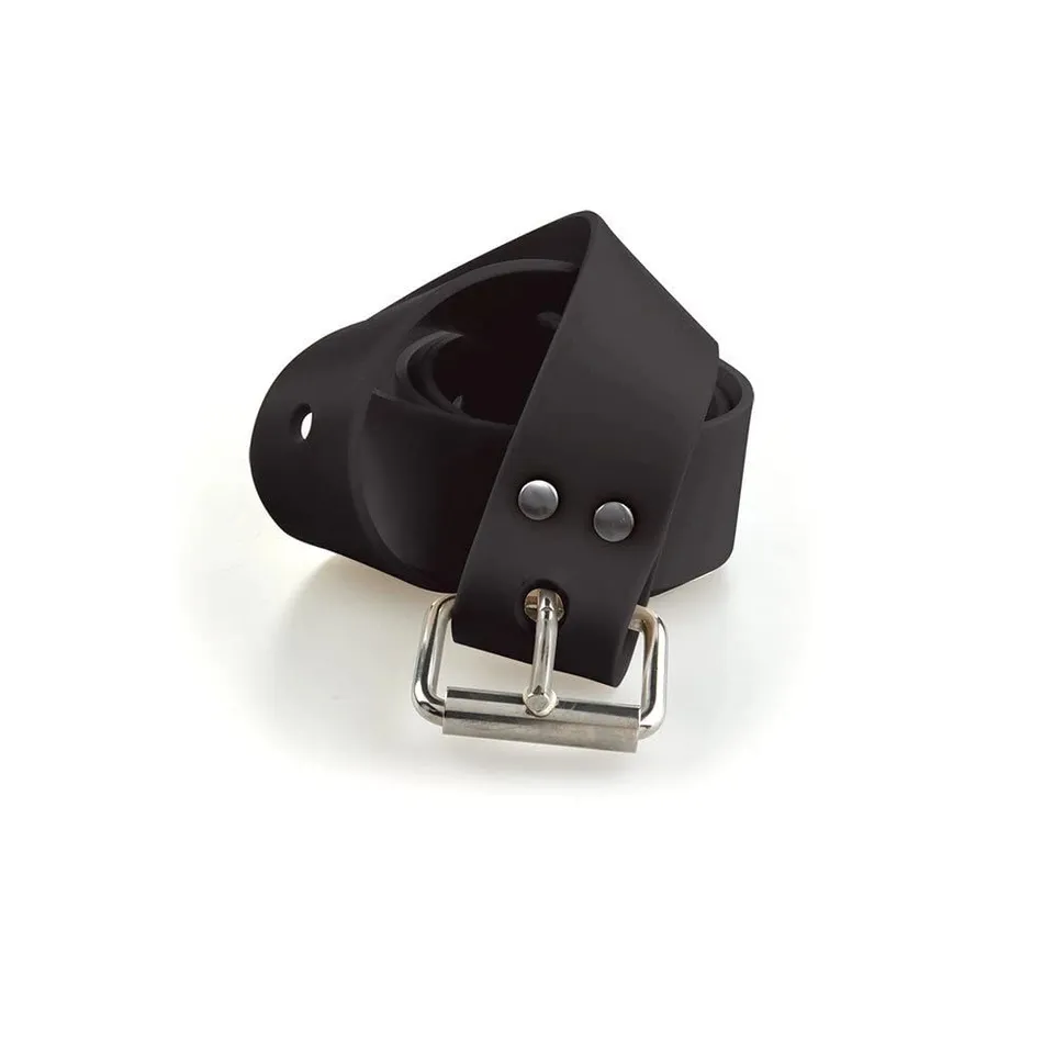 C4 Belts and Weights cintura in silicone nera con fibbia marsigliese
