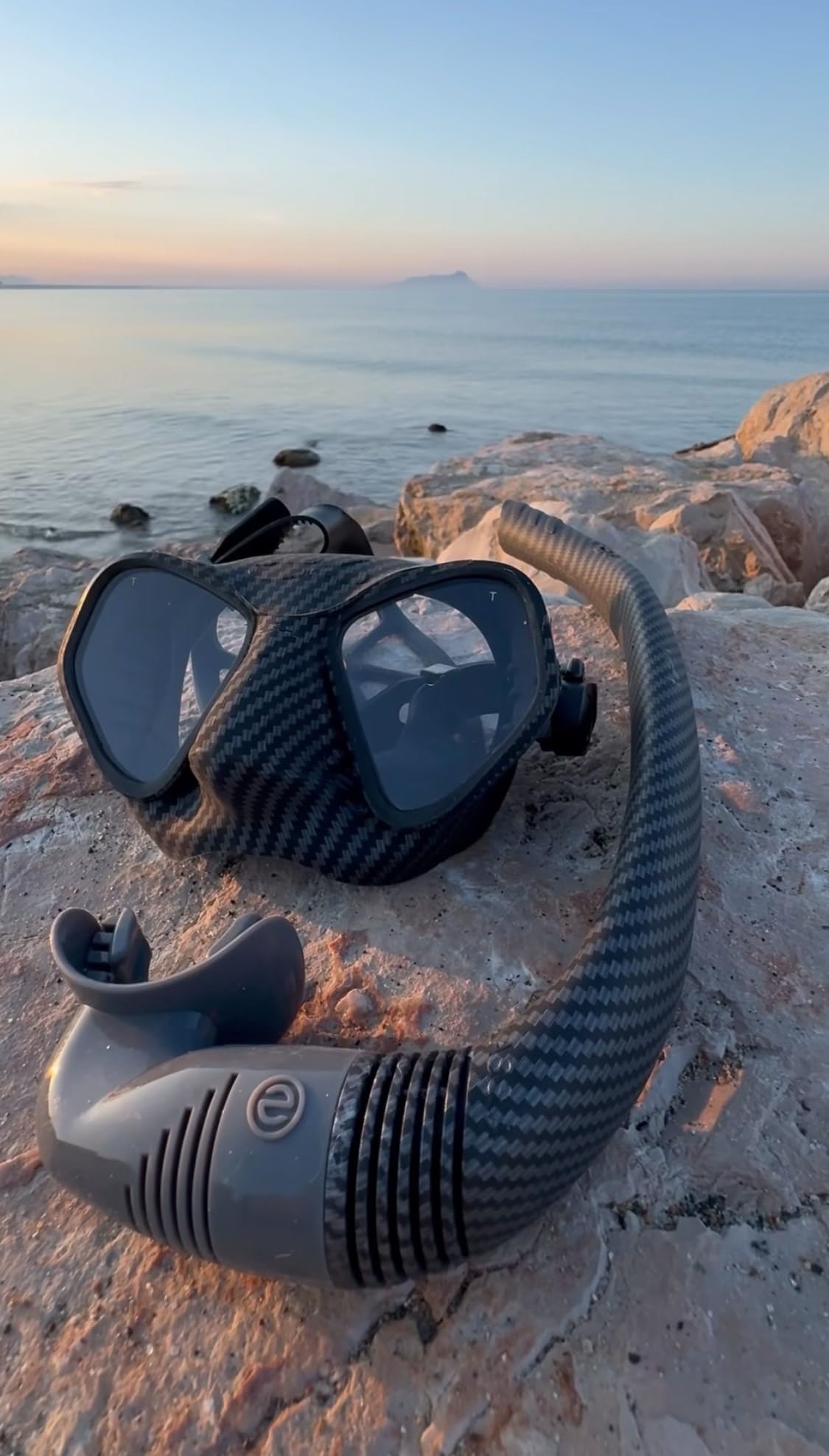 C4 Masks and Snorkels MELTEMI boccaglio standard carbon